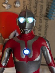Mezco Toyz One:12 Collective Ultraman (Missing Buildings)