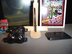 GI Joe Vintage 1998 VYPRA (V1), Lot “A”, SWORD, BACKPACK, & STAND, Hasbro 1:18