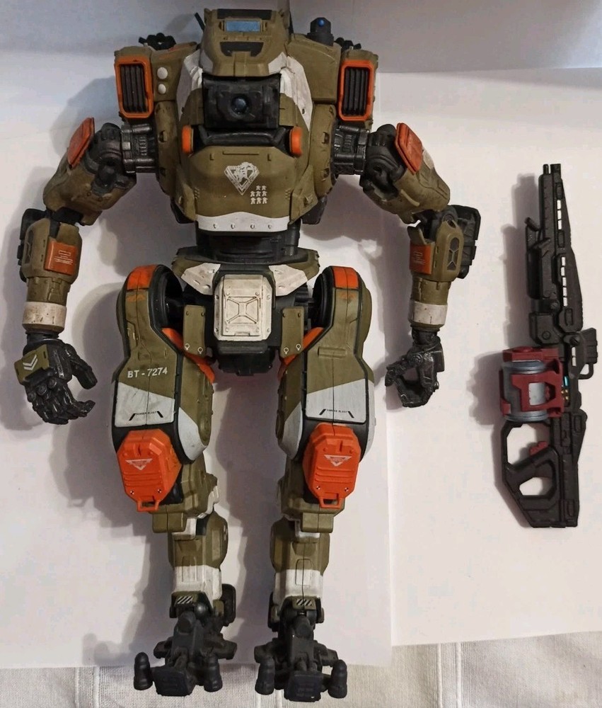 McFarlane Toys Titanfall 2 BT-7274 10-inch Deluxe Action Figure