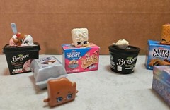 Shopkins Real Littles Lot of 8 PLUS 1 LOL Surprises Re-Mix Unopened Fan Club