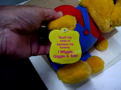 Vtg 1997 Winnie the Pooh Bear Hug and Wiggle Talking Plush Mattel. Works W/Tag
