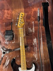 SD Toys Fender Collection 1/6 Scale Model Series 1 Stratocaster 2005 INCOMPLETE