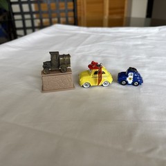 Disney Pixar Cars Lot Of 5 Die cast & Plastic Luigi Tia Chuki Stanley NICE!!