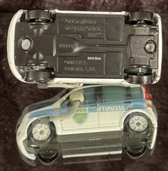Disney Pixar Cars 2013 WGP Alex Carvill Security SUV WORLD OF CARS Die-cast EUC