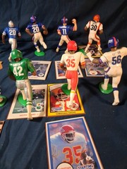 SLU FOOTBALL LOOSE 12 FIGURE LOT Mostly Giants . Most Have Cards W/ Sleeves