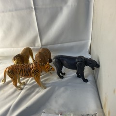 Jumanji Moving Animal Action Figure Lot Of 4 Bear, Lion, Tiger Panther Big Cats