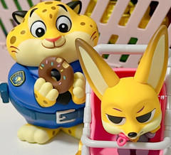Authentic Disney Zootopia Series Animal City Blind Box Confirmed Figure Hot Toys