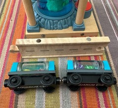Learning Curve Wooden Thomas Train Sodor Aquarium & Clownfish Aquarium Cars!