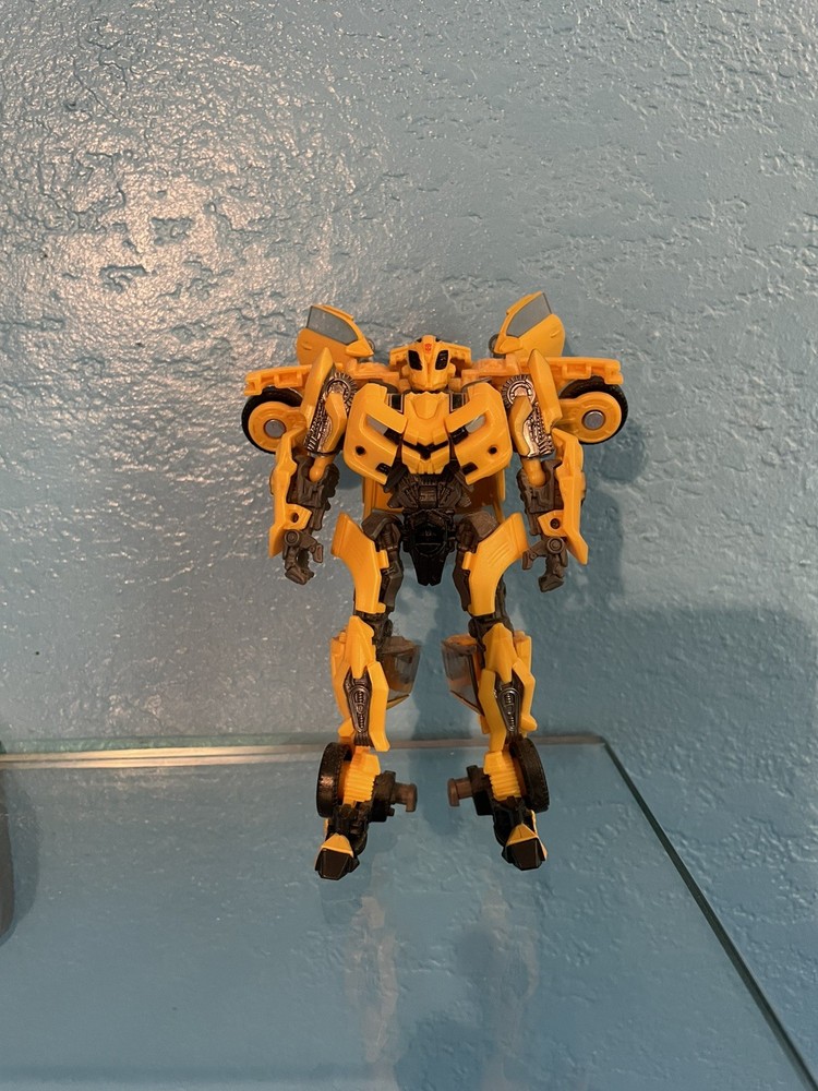 Hasbro Transformers Studio Series 49 Bumblebee