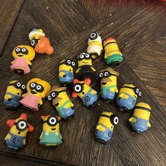 Lot Of 16 Mini Minions Figures Pencil Toppers ?
