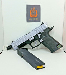 Sentinel Nine Hand Gun – Resident Evil 4 – SIG Sauer P226 E2 – 1:1 Prop Cosplay