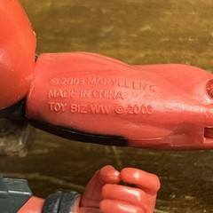 Toybiz Marvel Legends Series VI 6 Deadpool 2003 Action Figure Loose Incomplete