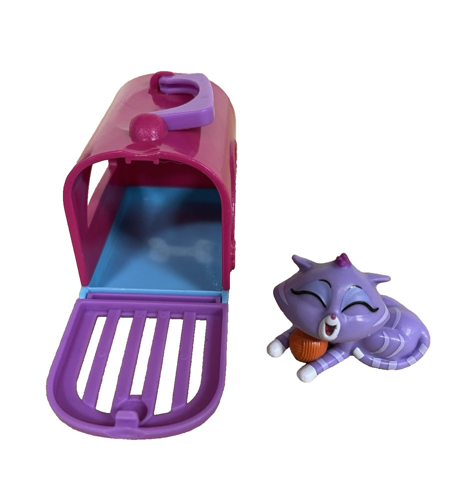 Disney Cat Hissy and Carrier – Puppy Dog Pals Series – Action Figure