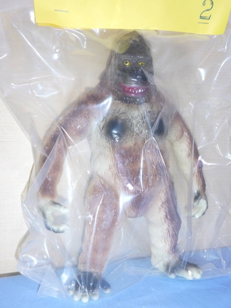 APES JAPAN Gorilla 2 GID King Kong Strikes Back 31769