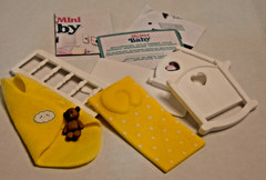 Zuru 5 Surprise My Mini Baby Yellow Cradle Bear & Blanket Series 1 NEW