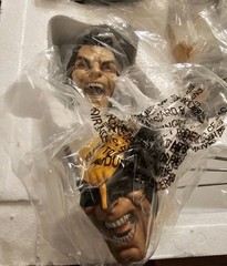 Sideshow Collectibles Premium Format Exclusive Wolverine Statue Brown Costume