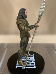 Mezco Toyz One:12 One 12 Collective Justice League Aquaman Action Figure