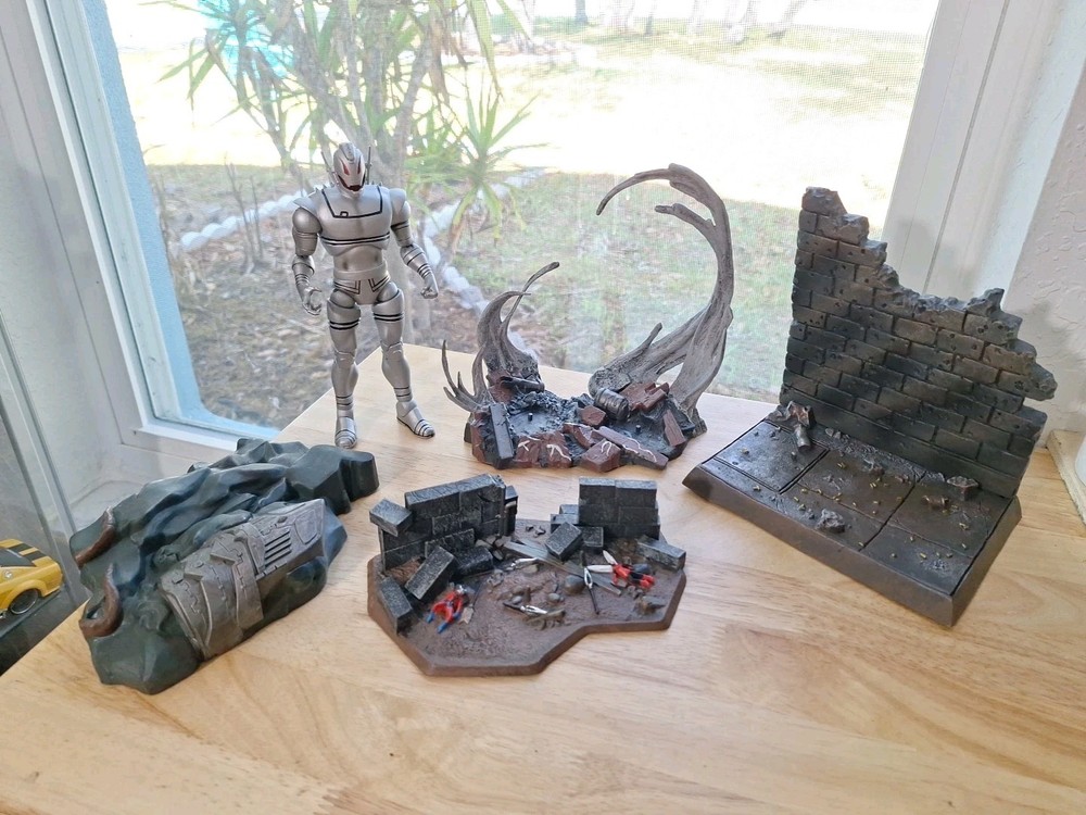 Marvel Diamond Select Ultron Deadpool Gamora Anti Venom Base Marvel Legends Lot