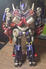 Threezero DLX Transformers Optimus Prime – Revenge of the Fallen