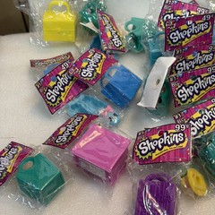 Shopkins Scoops Ice Cream Truck + Multiple Shopkin Figures And Accessories