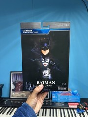 DC McFarlane Catwoman Theatrical Edition Batman Returns 7″ Figure w/ FREE POSTER