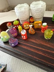 GROSSERY GANG Lot of 33 Figures, Crates, Toilets, Lists – Most Series 1 and 2