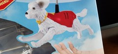 SUPERGIRL’S DOG KRYPTO ! ` ` ` Flying Toy, DC Studios & Spin Master, USB Charger