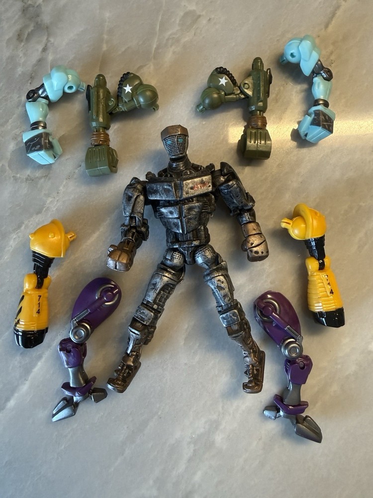 Jakks Pacific 2011 Real Steel Atom Build-n-Battle Action Figure Set – complete +