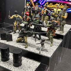 Chap-Mei Lot of 9 Soldiers with Tactical Weapons and Accessories Set