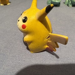 1999 POKÉMON FIGURES AND COINS SET WITH TWO-“RARE” PURPLE AND TRANSLUCENT FIGS
