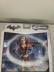 DC Universe Batman Arkham City Legacy Edition Harley Quinn Figure w/poster, NEW