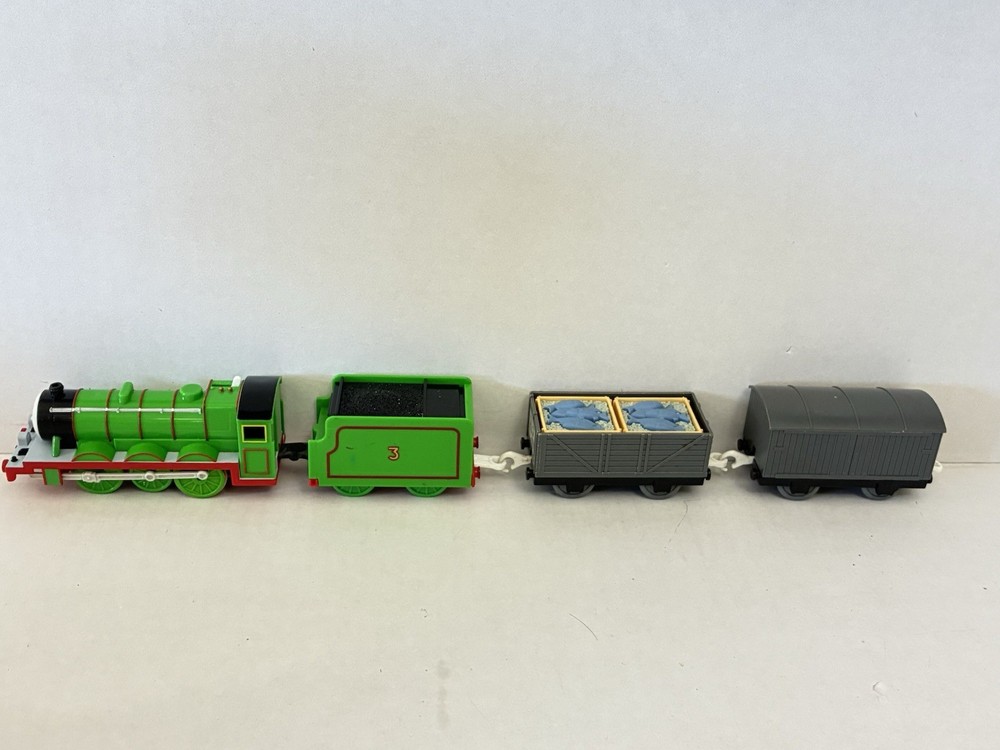 Tomy Thomas Plarail Henry with Troublesome Truck and Boxcar