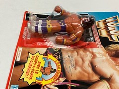 1991 WWF Hasbro ULTIMATE WARRIOR action figure (French carded)