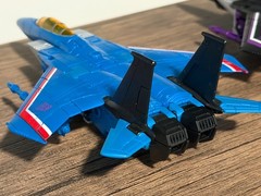 Transformers War for Cybertron: Earthrise Voyager Skywarp and…