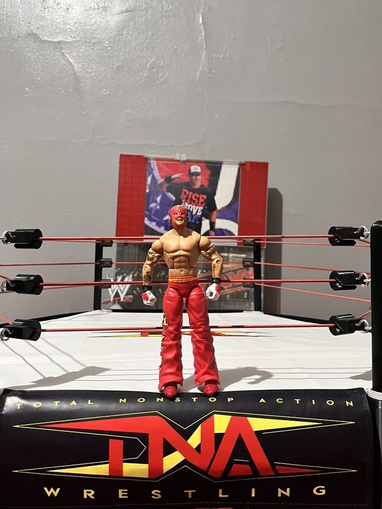 WWE Elite Mattel DC FLASH REY MYSTERIO Ringside Wrestlemania XX 20 – NO SHIRT
