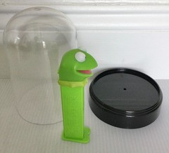 Muppets Kermit The Frog Character Plush Toy 1970s Metal Cars Pez Dispenser Read