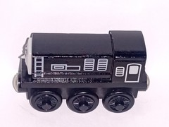THOMAS & FRIENDS WOODEN RAILWAY~DEVIOUS DIESEL~2000 BRITT ALLCROFT (VERY NICE)