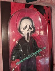 READ Mezco Living Dead Dolls Ghost Face Scream Movie Doll 10″ Knife Edvard Munch
