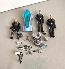 Lost In Space 5″ Action Figure Lot & Some Accessories Trendmasters Vintage 1997