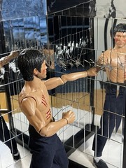 BRUCE LEE 1:6 ENTER THE DRAGON MIRROR ROOM FIGURE W 2+ OUTFITS,WEAPONS & HANDS