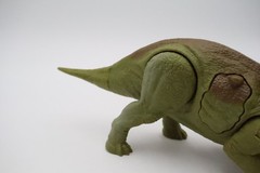 Jurassic World Fallen Kingdom Battle Damage Triceratops Dinosaur Figure Mattel