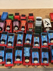 Thomas & Friends Magnetic Metal Die Cast Train Lot Of 75 Engines & Car
