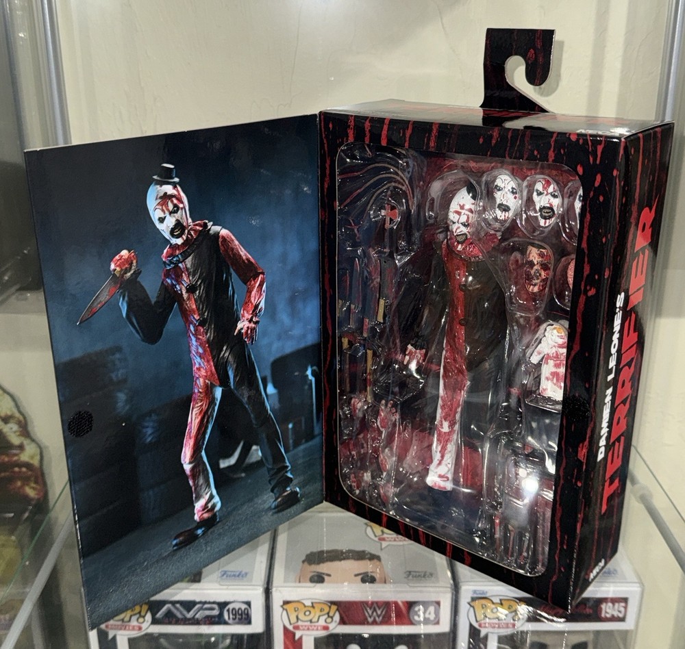 Neca Ultimate Terrifier Blood Soaked Art The Clown Action Figure