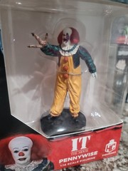 Eaglemoss Hero Collector IT Pennywise 1:16 Scale Horror Figure 1990 Tim Curry