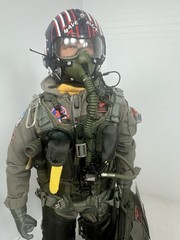 1/6 US NAVY F-14 “TOP GUN” MAVERICK TOM CRUISE TOMCAT FIGHTER PILOT + USN STAND