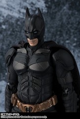 S.H.Figuarts Batman The Dark Knight Action Figure Black w/ Accessories
