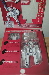 Macross Frontier VF-100 ‘s VF-25F Messiah Alto Custom 1/100 Bandai 2009