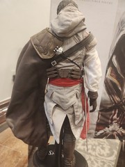 Hot Toys Video Game Master Piece Assassin Creed II Ezio 1/6 Scale Figure