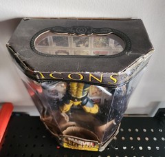 Marvel (2006) Legends: X-Men: Wolverine (Masked) | Icons Action Figure Toy
