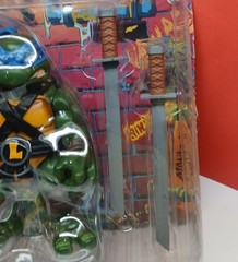 Mondo Teenage Mutant Ninja Turtles LEONARDO 8″ Soft Vinyl Figure (CARD CUT DOWN)